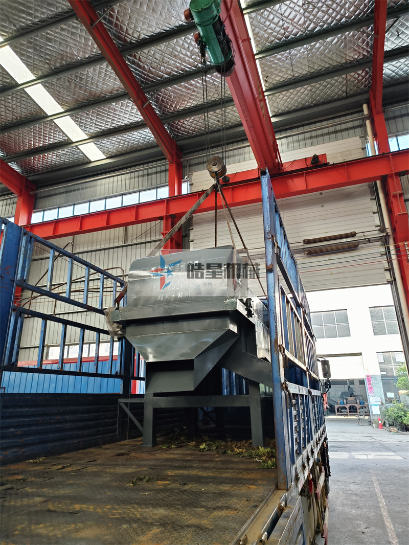 1000型廢鋁破碎機破碎分選設備兩臺發(fā)貨 1000型<a target='_blank'><span>廢鋁破碎機</span></a>破碎分選設備兩臺發(fā)貨
